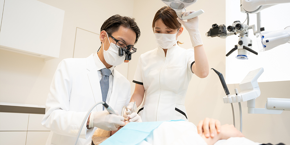 自分の歯のような美しさと、自然な噛み心地を目指したインプラント治療